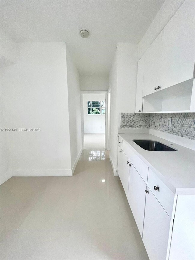 Foto del edificio - 8119 NW 5th Ct