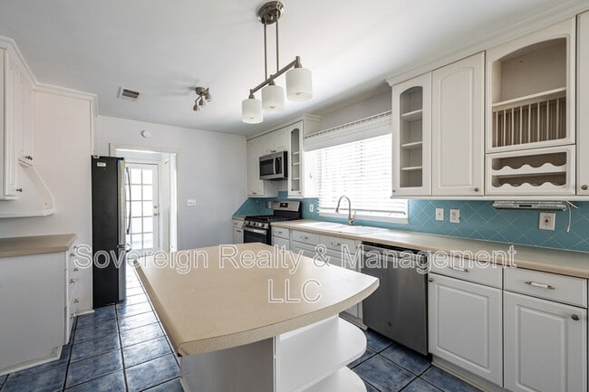 Foto del edificio - 1205 Spring Valley Ln NE
