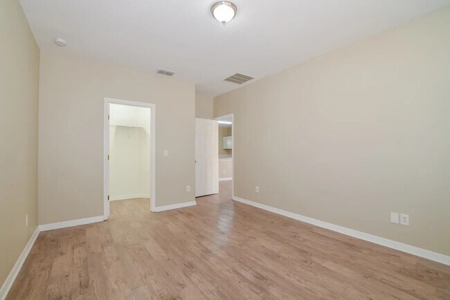 Building Photo - 8716 N Paris Ave