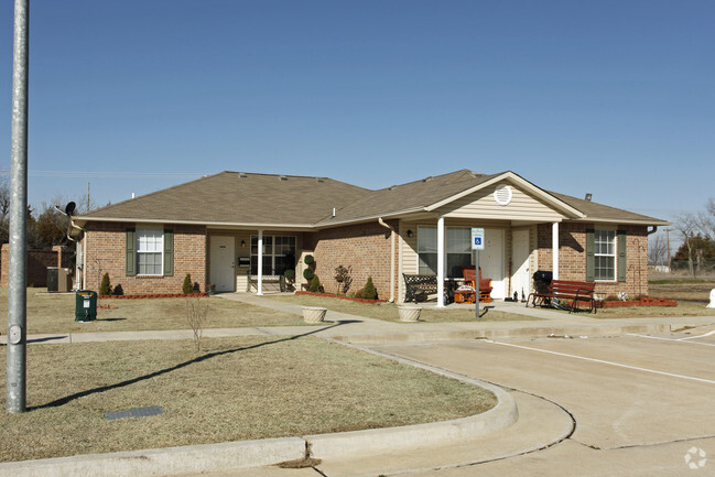 Dana's Garden Apartments - Shawnee, OK | Apartments.com