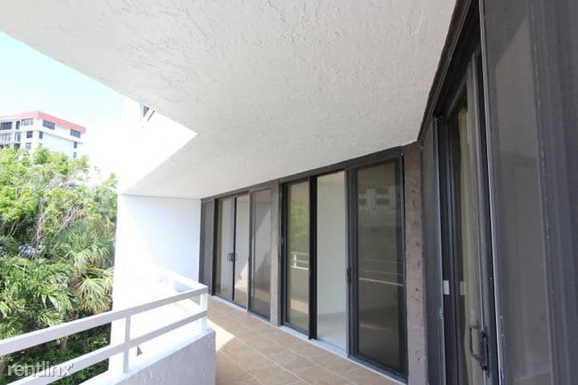 Building Photo - 3701 S Flagler Dr