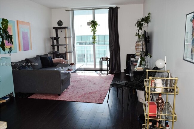 Foto del edificio - 185 SW 7th St