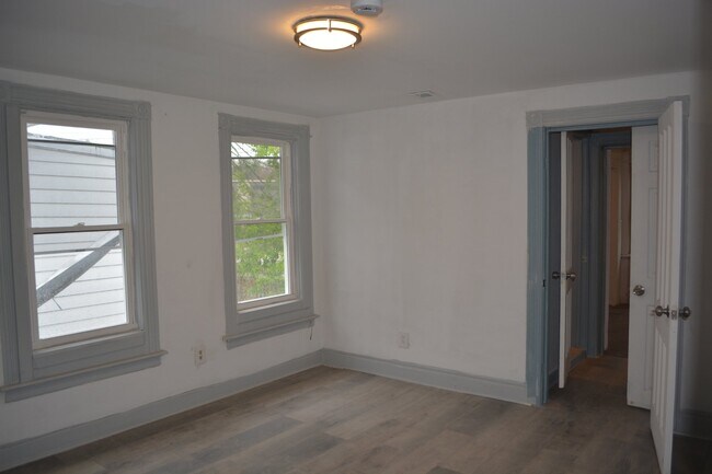 Foto del edificio - 711 Roberts St