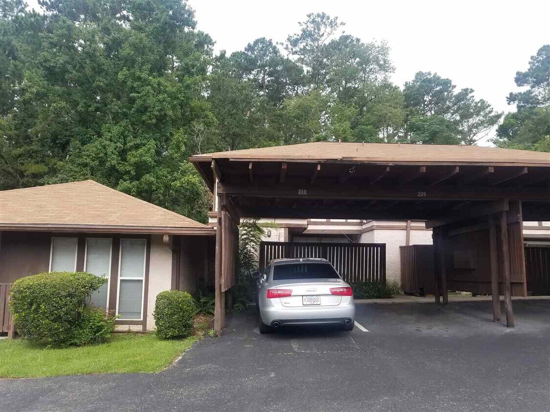 Foto principal - 209 Westwood Dr