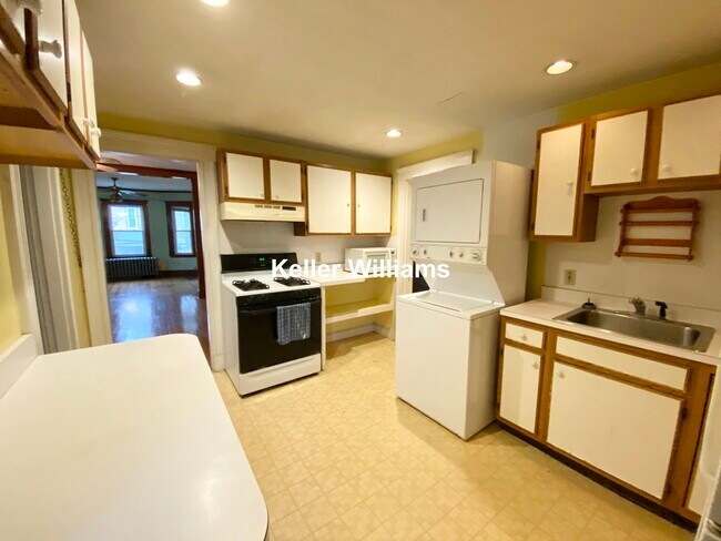Building Photo - 17 Boylston St
