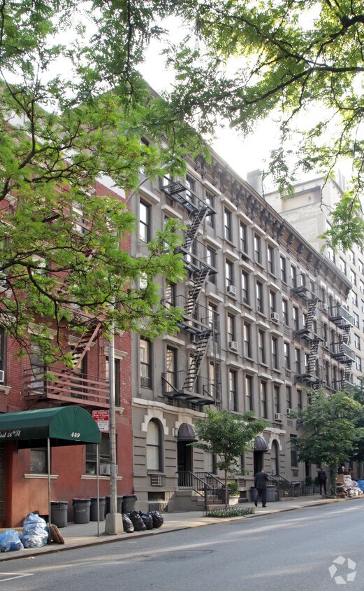 445 - 447 W 56th St - 445-447 W 56th St