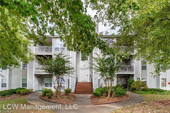 Building Photo - 2 br, 2 bath House - 223 Quietwood Drive