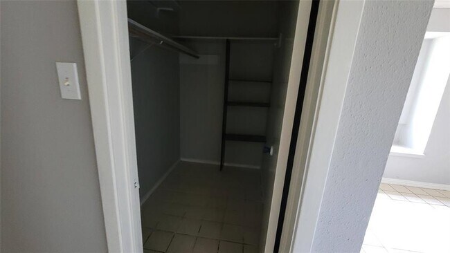 Foto del edificio - 9508 Keegans Wood Dr