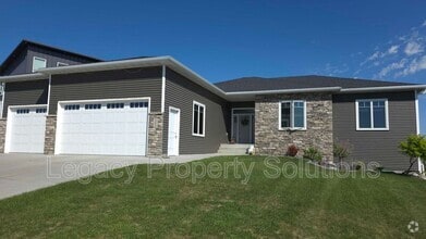 Building Photo - 1213 Round Top Rd