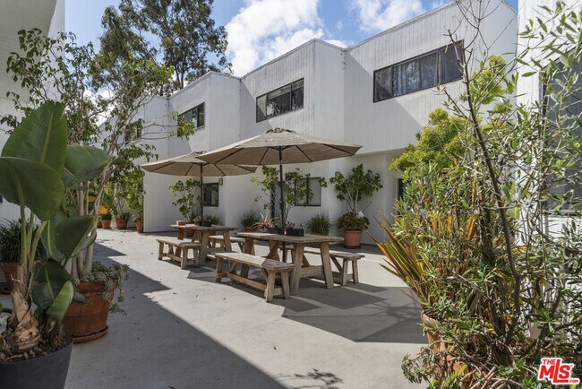 Foto del edificio - 2500 Abbot Kinney Blvd