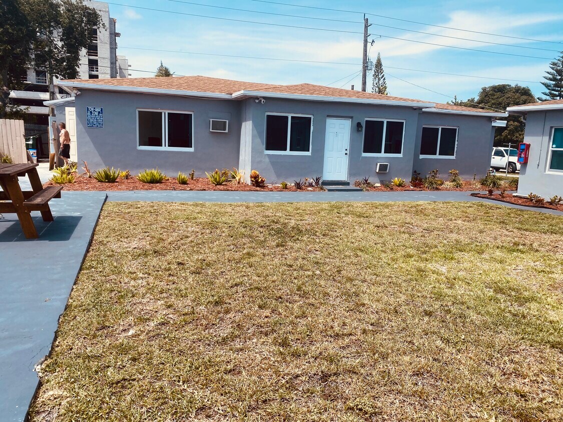 1747 Funston St Unit 7, Hollywood, FL 33020 Apartments in Hollywood