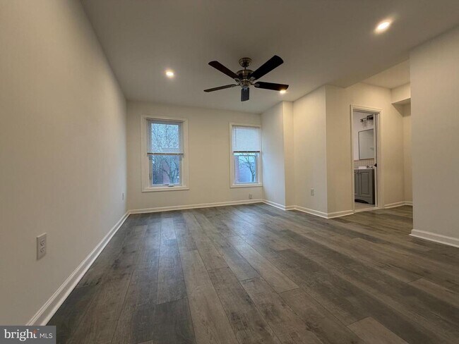 Foto del edificio - 45 E High St