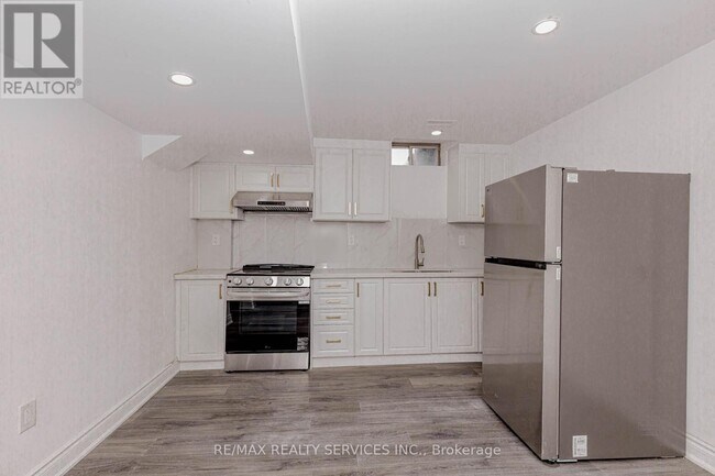 Photo du bâtiment - 132 Bloomsbury Ave