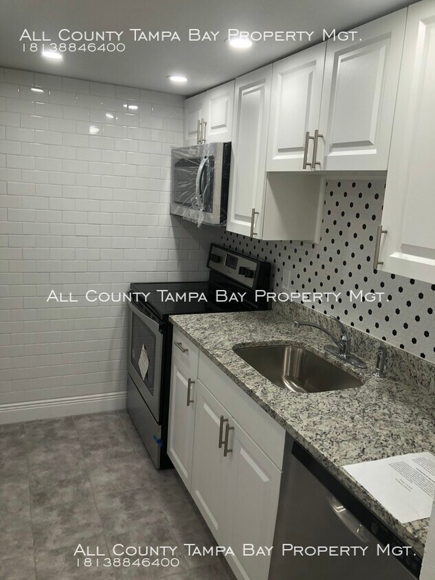 Primary Photo - 6312 Newtown Cir