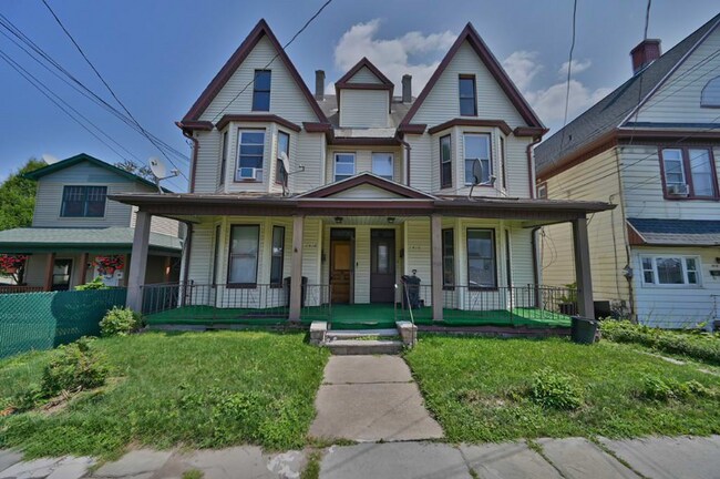 Building Photo - 1416 Capouse Ave