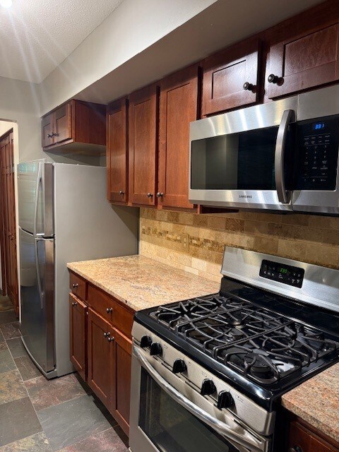 Cocina de acero inoxidable - 15931 18th Pl N
