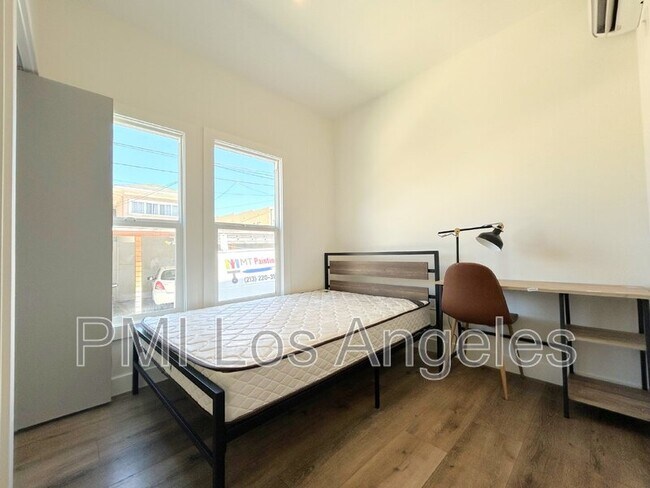 Foto del edificio - 1580 W 30th St