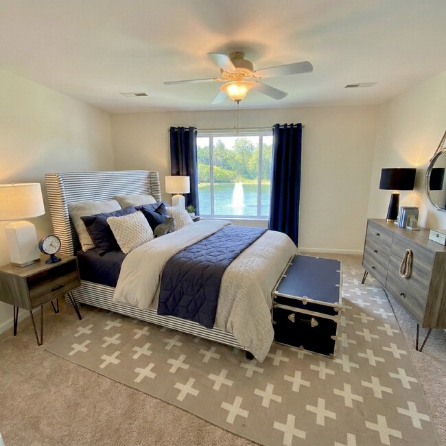 Main Bedroom - Keystone Lake Apartments
