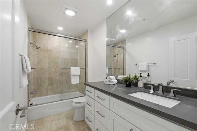 Foto del edificio - 120 Crescent Dr
