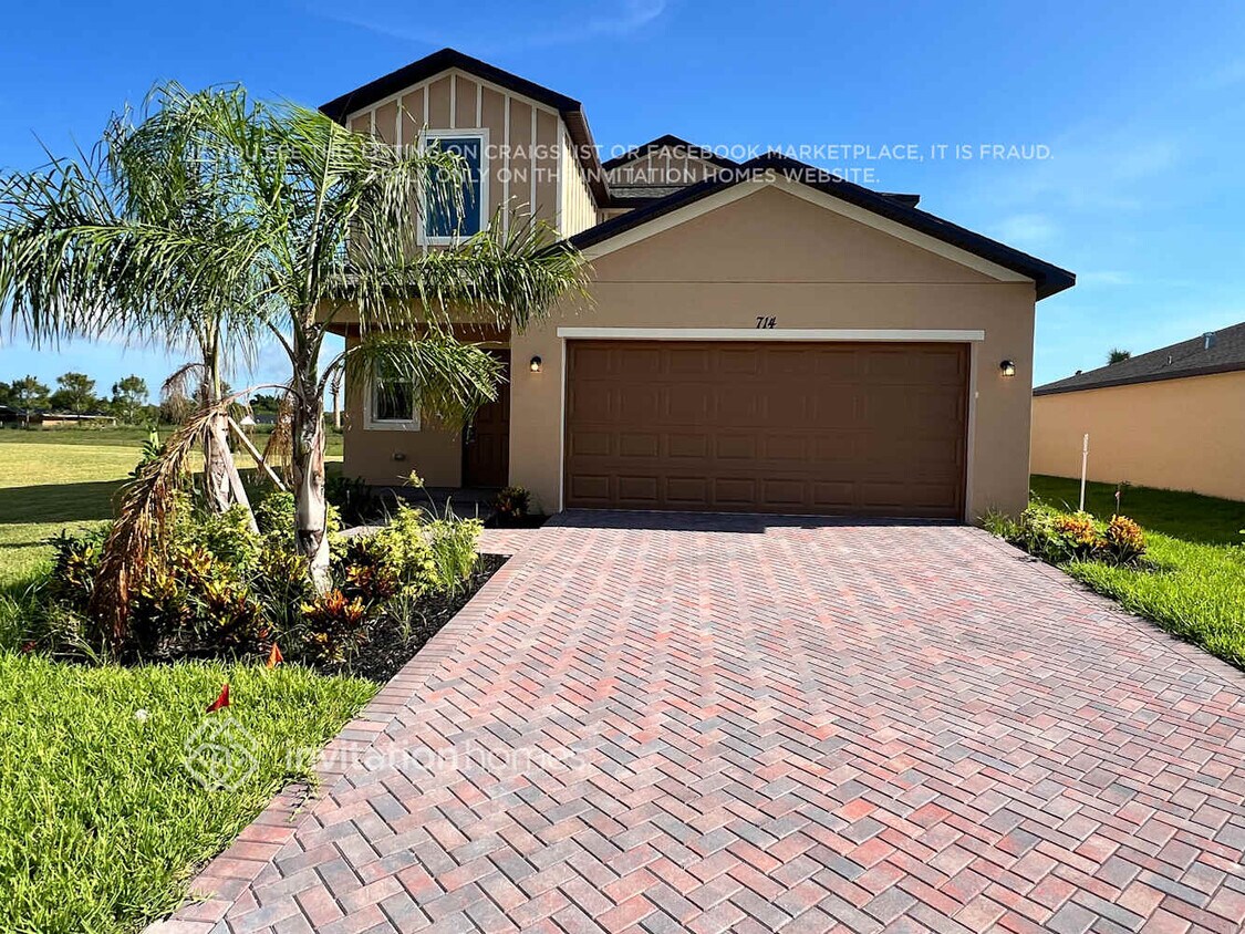 Foto principal - 714 Carlyle Way