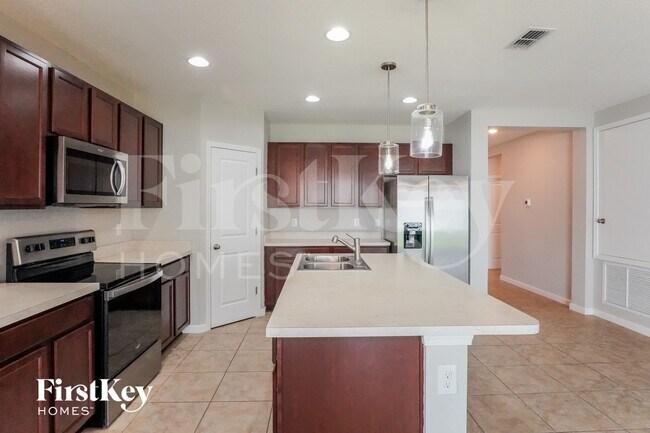Building Photo - 822 Fillmore Ct