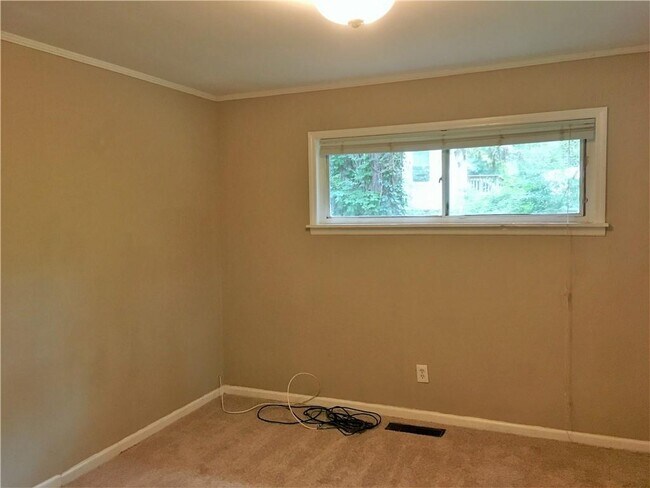 Building Photo - 808 Meadow Pl