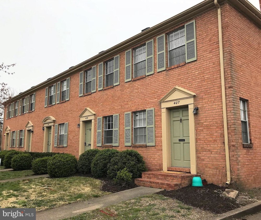 Primary Photo - 415 Amelia St