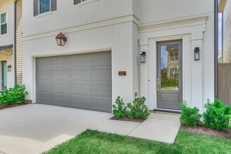 Building Photo - 2037 Carlson Creek Dr