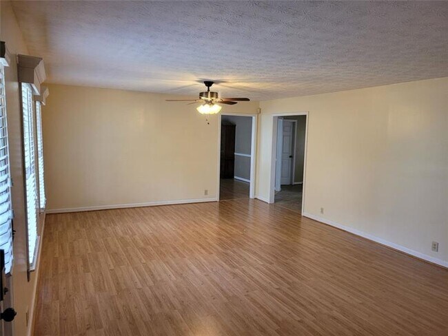 Building Photo - 2504 Williams Downs Cir SW
