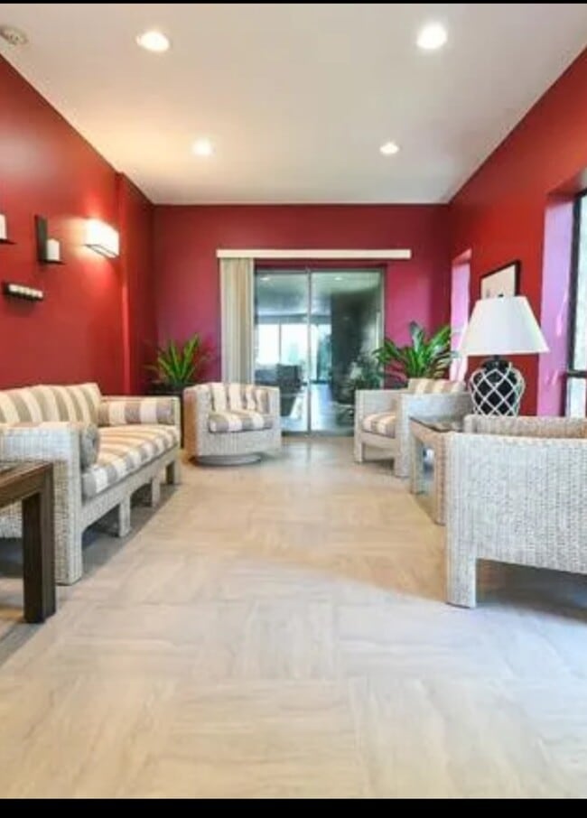 Photo - 245 N Vine St Apartment