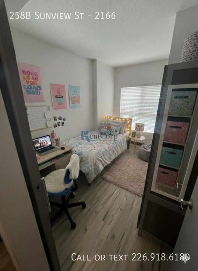 Building Photo - 258B Sunview St