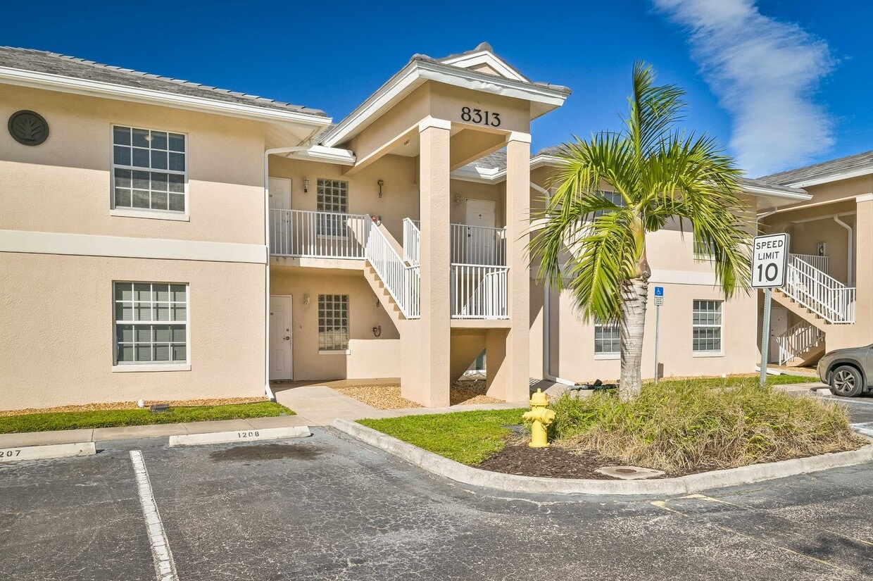 Primary Photo - ~ Condo in The Cove Fort Myers ~