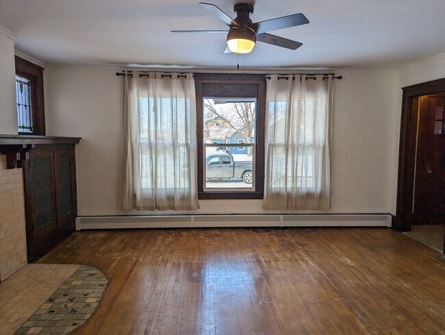 Living room - 126 3rd St S
