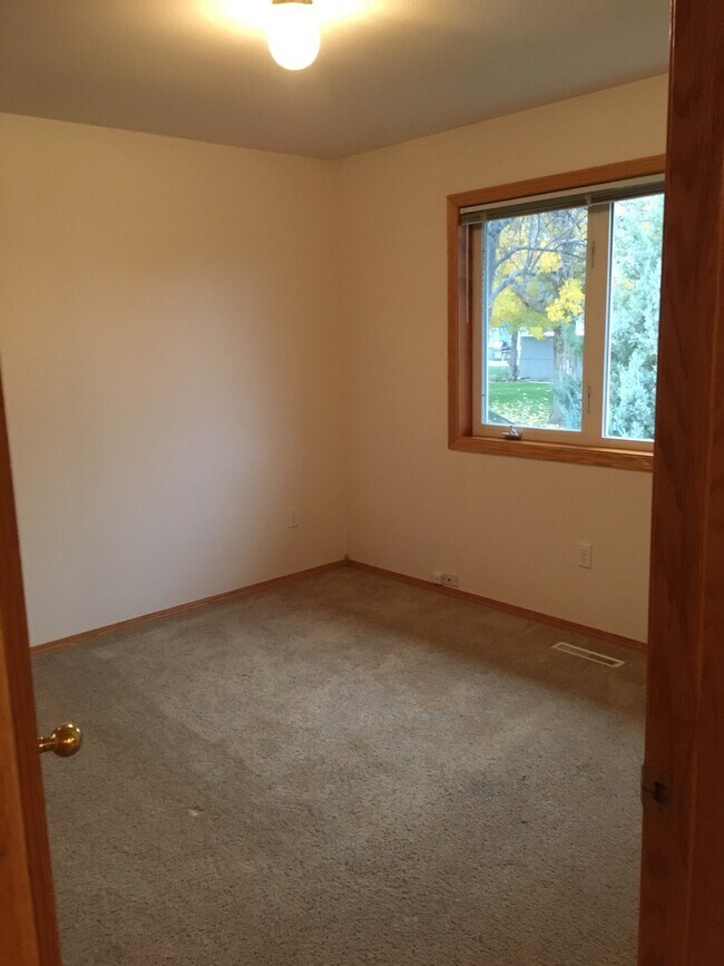 Bedroom - 1626 Lake Elmo Dr