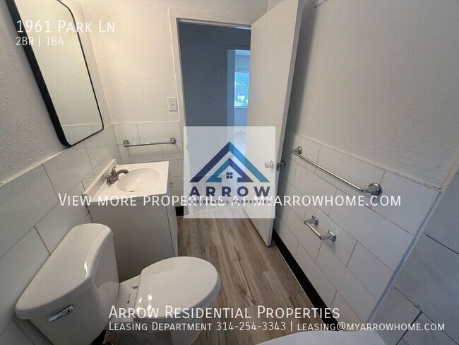 Foto del edificio - 1961 Park Ln