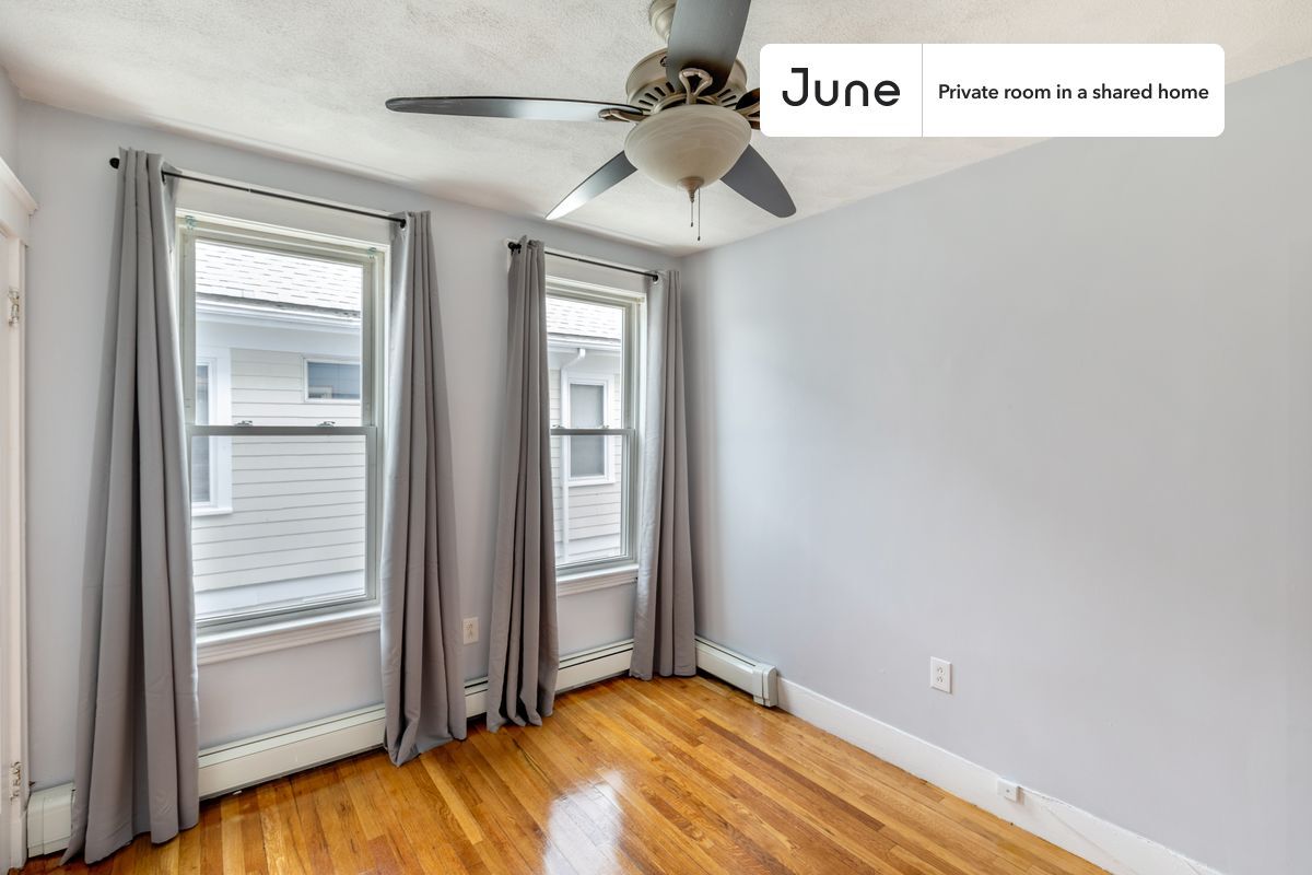 Primary Photo - Private bedroom in 4 bed/2 bath Home