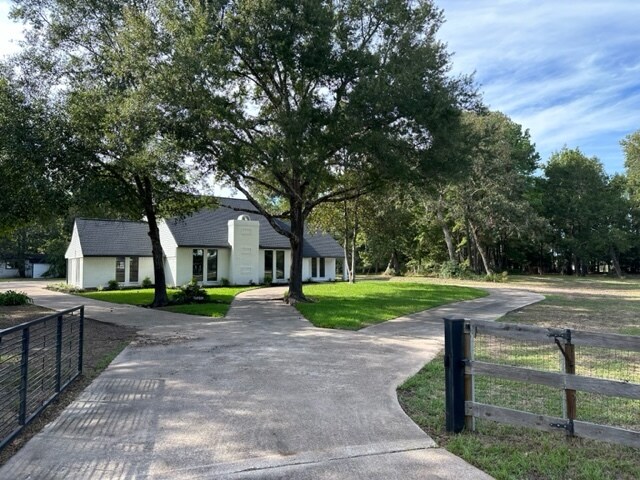 Building Photo - 17940 Village Way
