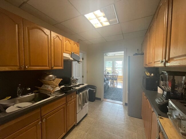 Building Photo - 85 Walden St