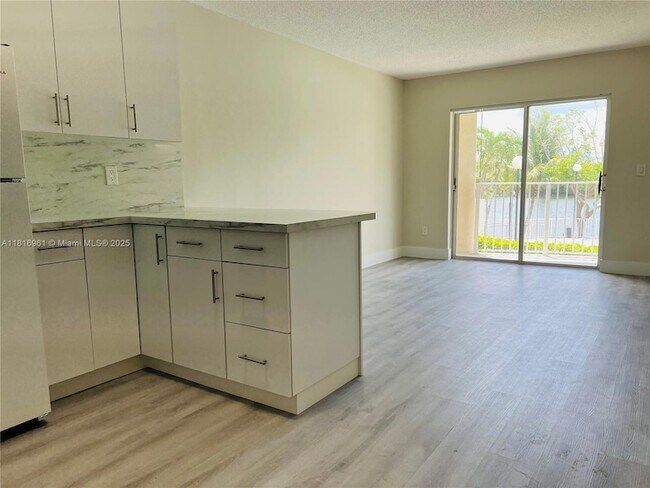 Foto del edificio - 8200 SW 210th St