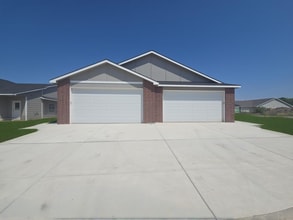 Building Photo - 3775 S Bluelake St