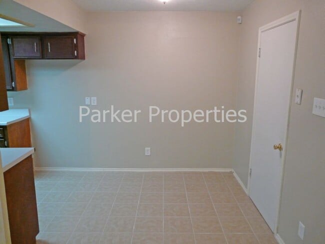 Building Photo - 4025 Ovid Ave