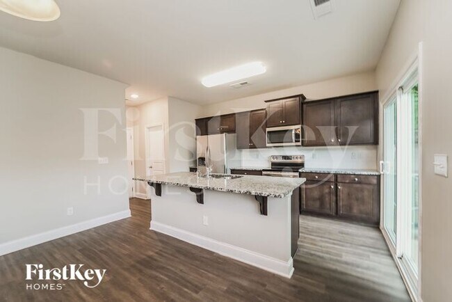 Foto del edificio - 9342 Sloan Forest Dr