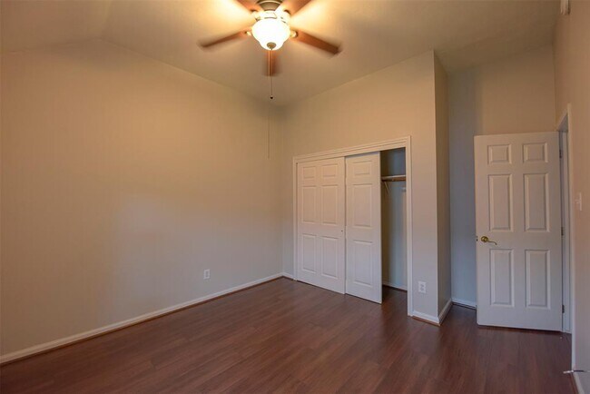 Building Photo - 6014 Sandy Valley Dr