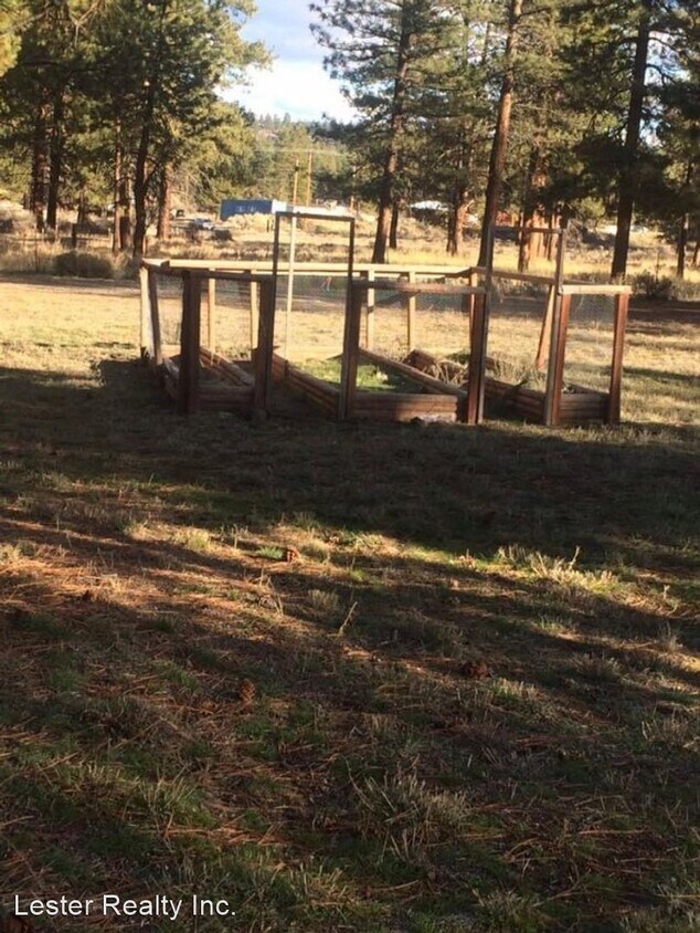 Foto del edificio - 3 br, 2 bath House - 4740 Bly Mtn. Cutoff
