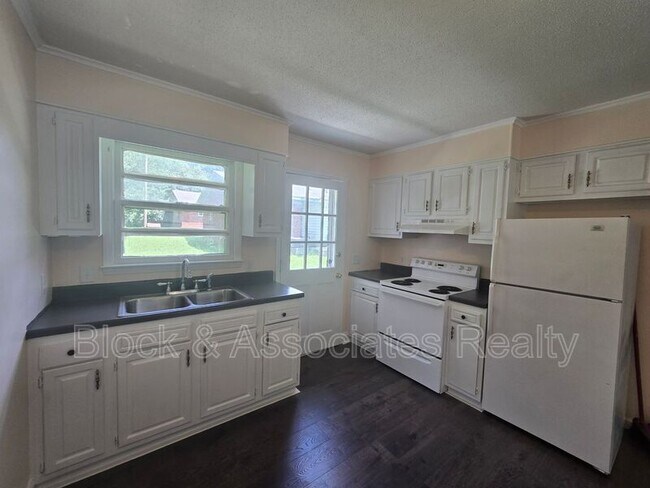 Building Photo - 1031 Pegram Ave