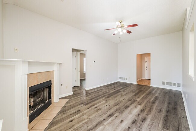 Foto del edificio - 8468 Cross Point Dr