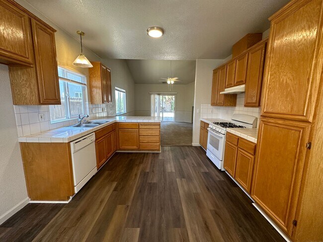 Foto del edificio - 3625 Incline Ct