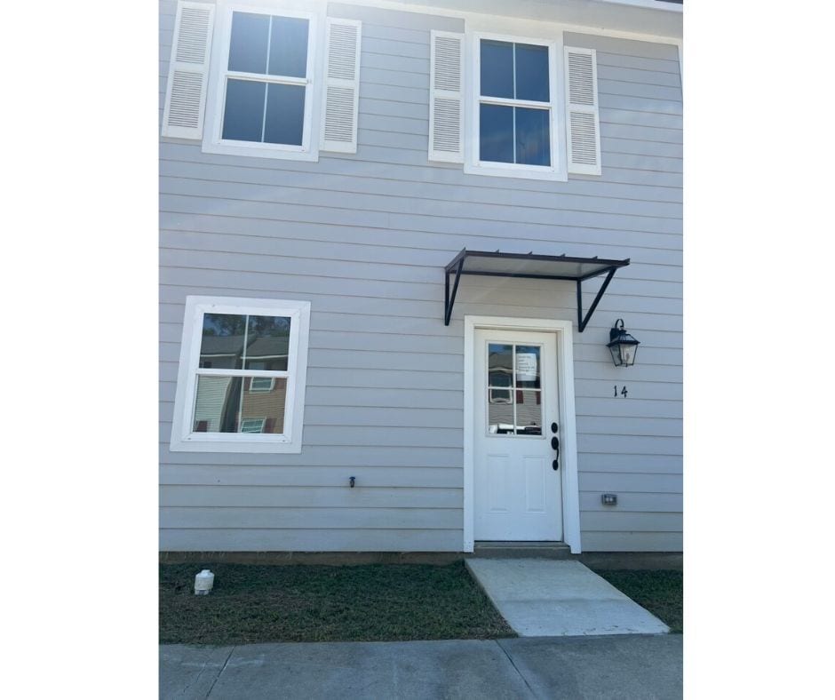 Primary Photo - 14 Townhouse Cv