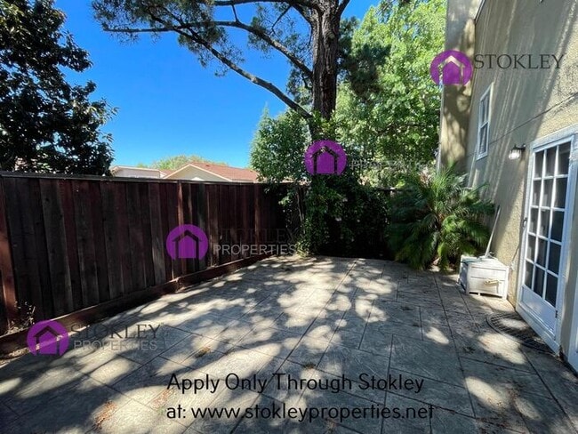 Foto del edificio - 249 Kingston Way