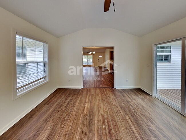 Foto del edificio - 2908 Checkers Ct